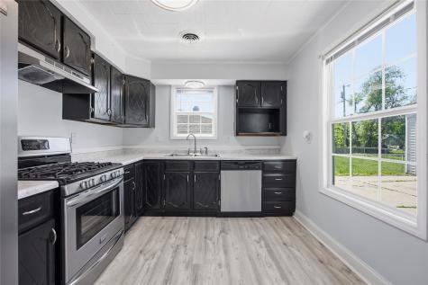 3737 Oakland Road NE Cedar Rapids IA 52402