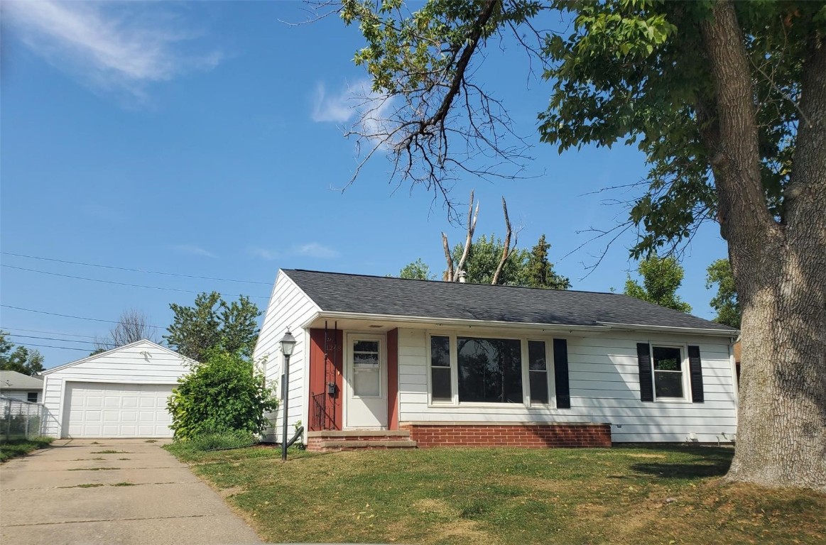 1248 29th Street NE Cedar Rapids IA 52402