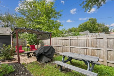 322 Liberty Drive SE Cedar Rapids IA 52403