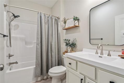 1389 Cardinal Drive Fairfax IA 52228