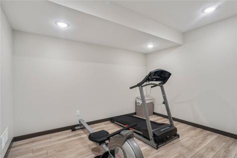 1389 Cardinal Drive Fairfax IA 52228