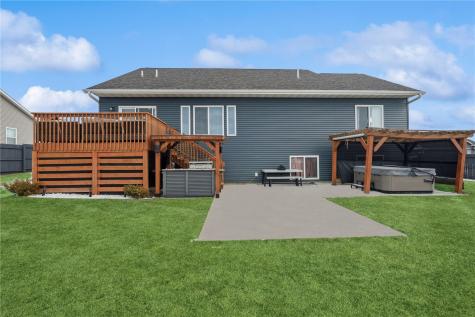 1389 Cardinal Drive Fairfax IA 52228