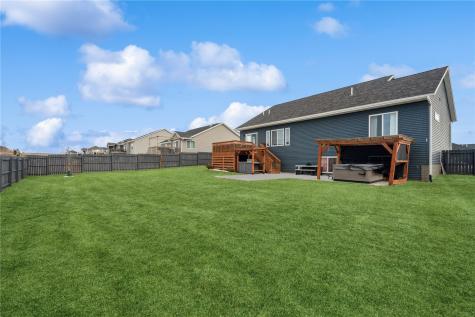 1389 Cardinal Drive Fairfax IA 52228