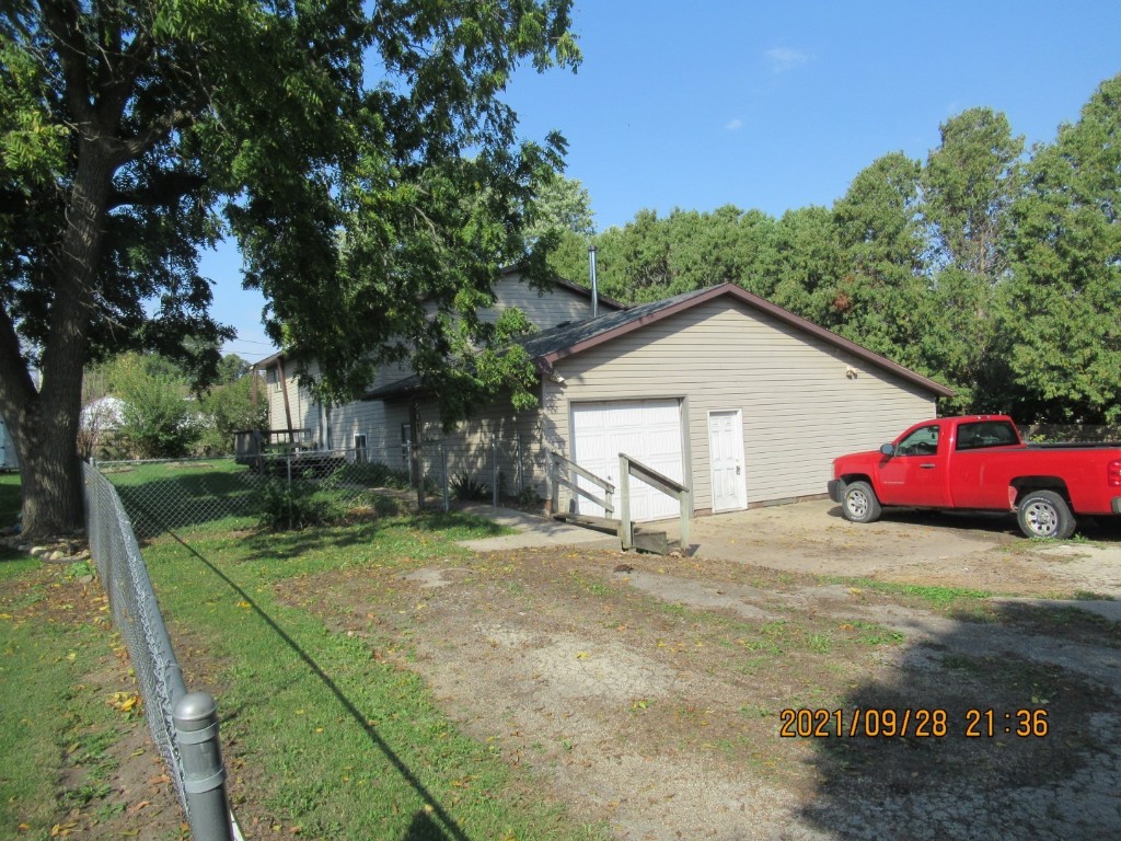 201 2nd Avenue Stanwood IA 52337