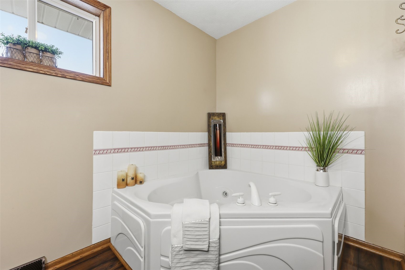 626 Grove Street Central City IA 52214
