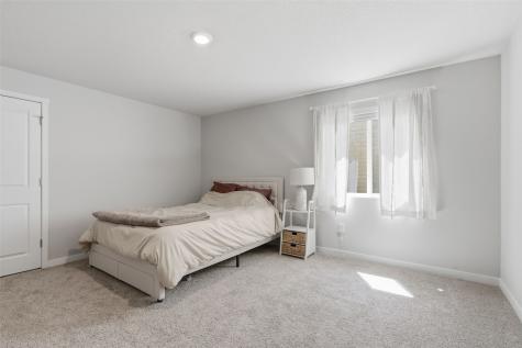 7603 Crossroads Drive SW Cedar Rapids IA 52404