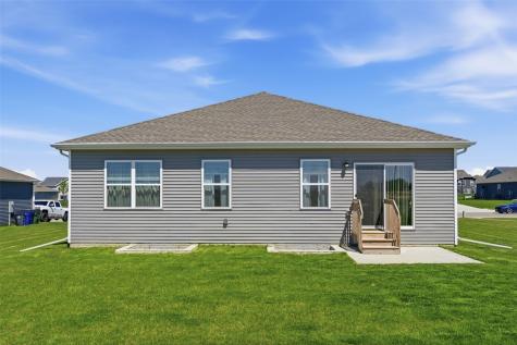 7603 Crossroads Drive SW Cedar Rapids IA 52404