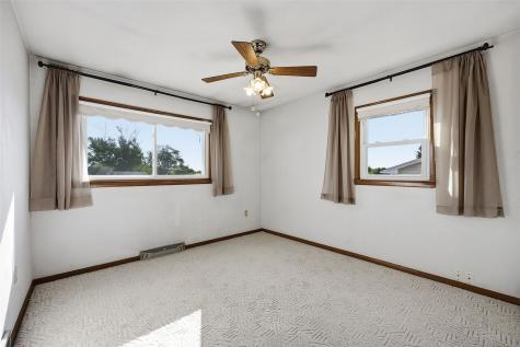 218 La Salle Drive SW Cedar Rapids IA 52404