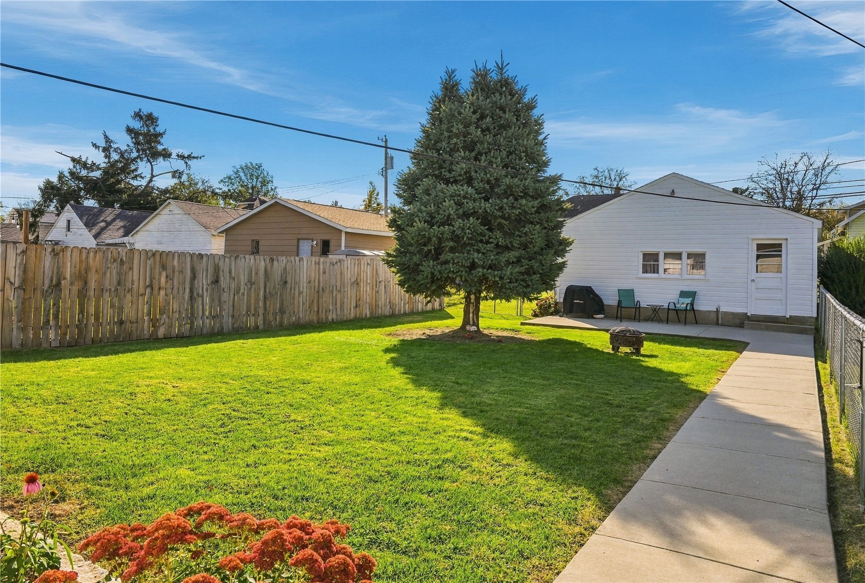 1623 B Avenue NW Cedar Rapids IA 52405
