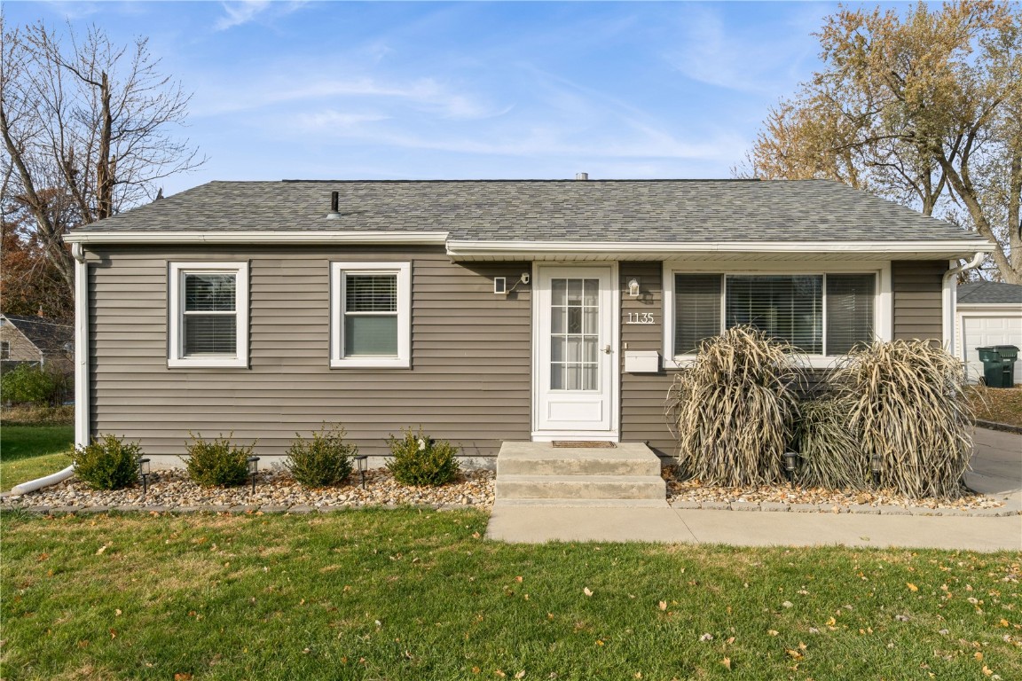 1135 Crestview Drive SE Cedar Rapids IA 52403