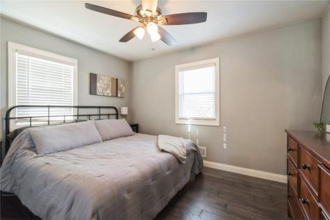 1135 Crestview Drive SE Cedar Rapids IA 52403