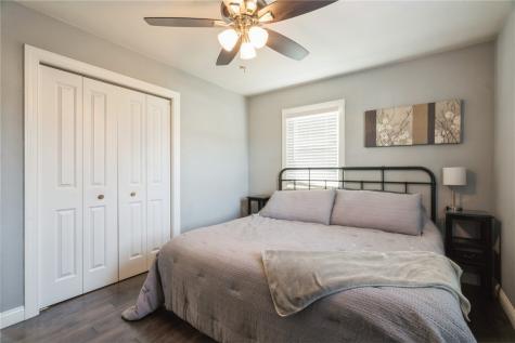 1135 Crestview Drive SE Cedar Rapids IA 52403