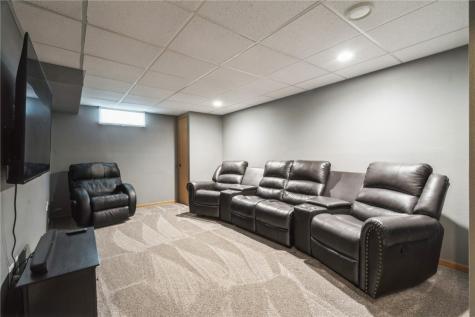 1135 Crestview Drive SE Cedar Rapids IA 52403
