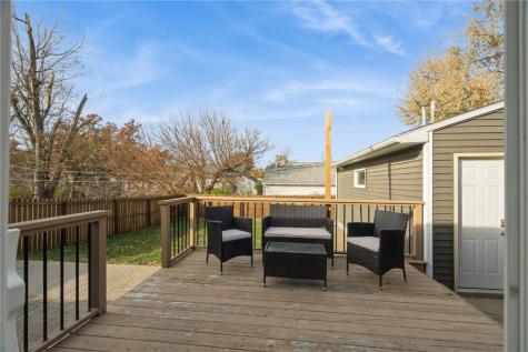 1135 Crestview Drive SE Cedar Rapids IA 52403