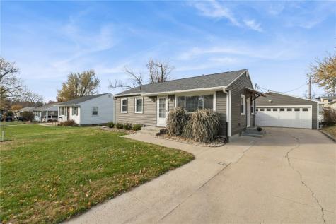 1135 Crestview Drive SE Cedar Rapids IA 52403