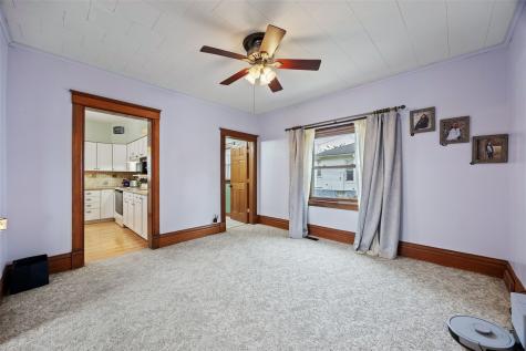 1707 8th Avenue Belle Plaine IA 52208