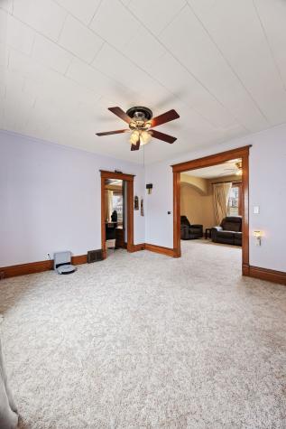 1707 8th Avenue Belle Plaine IA 52208