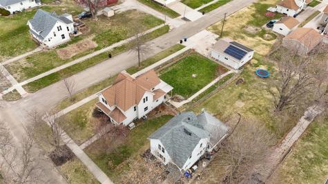 1707 8th Avenue Belle Plaine IA 52208