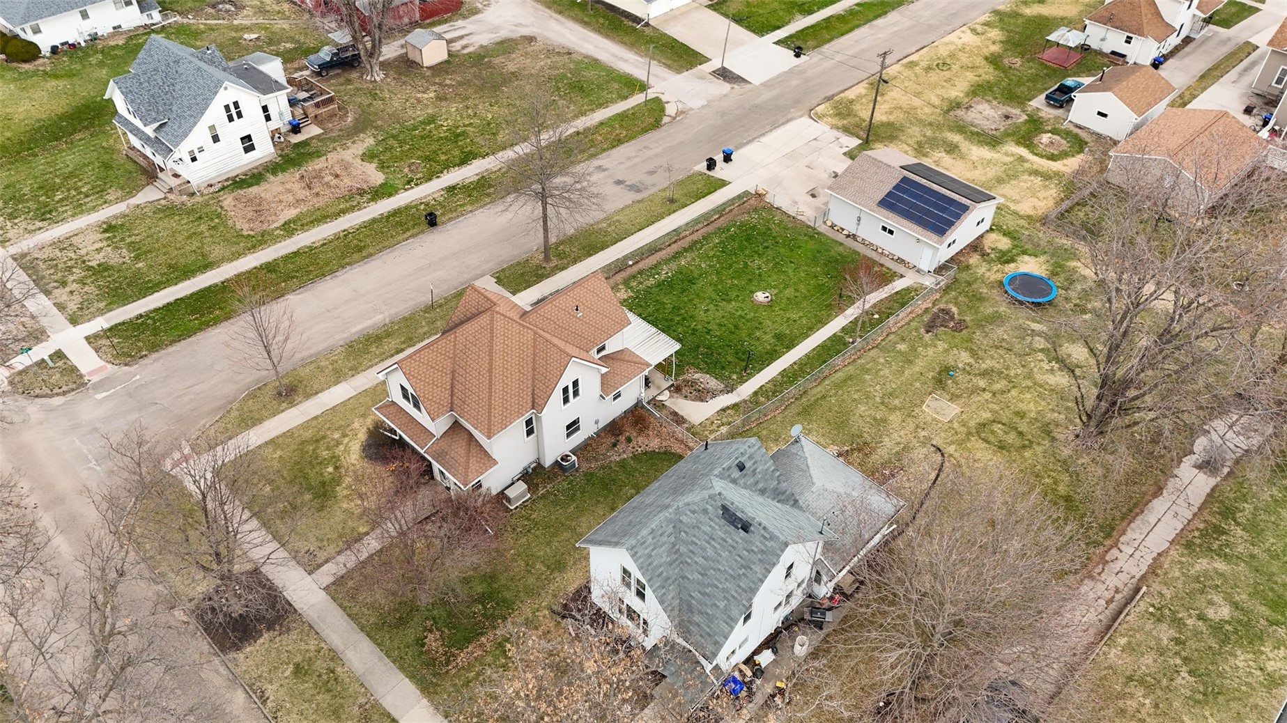 1707 8th Avenue Belle Plaine IA 52208