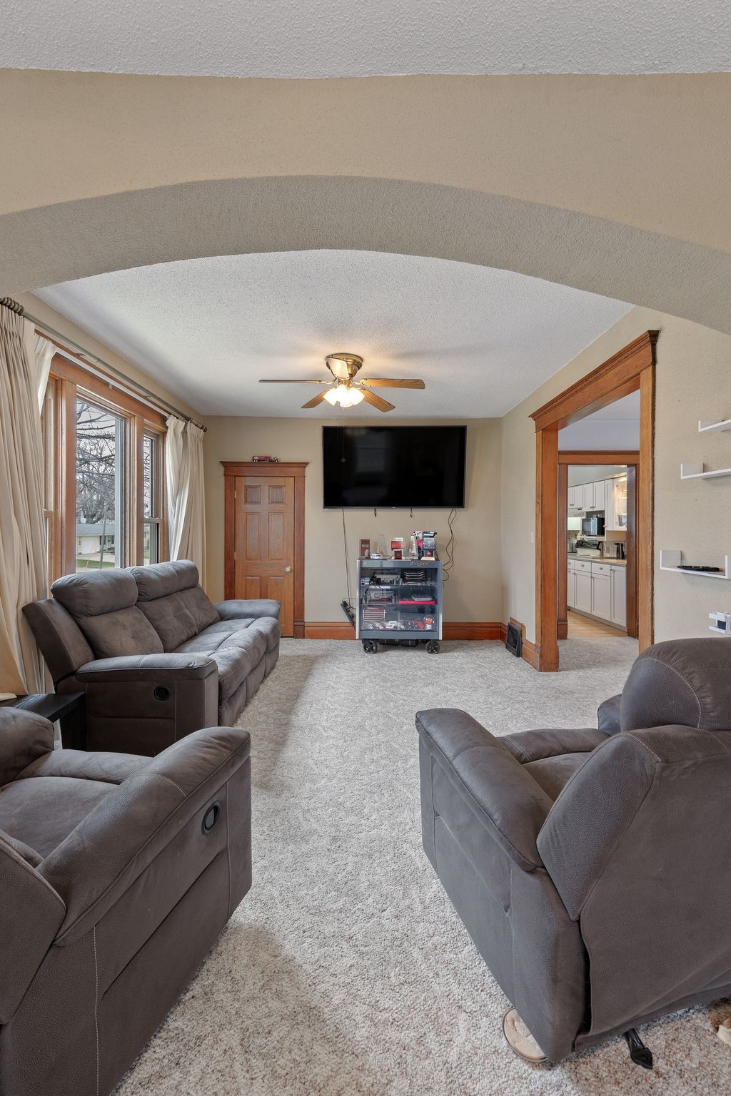 1707 8th Avenue Belle Plaine IA 52208