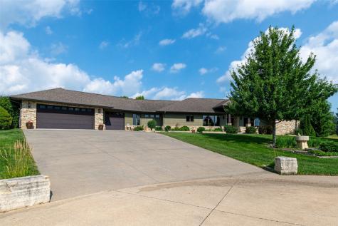 1598 NE Spartan Circle Solon IA 52333
