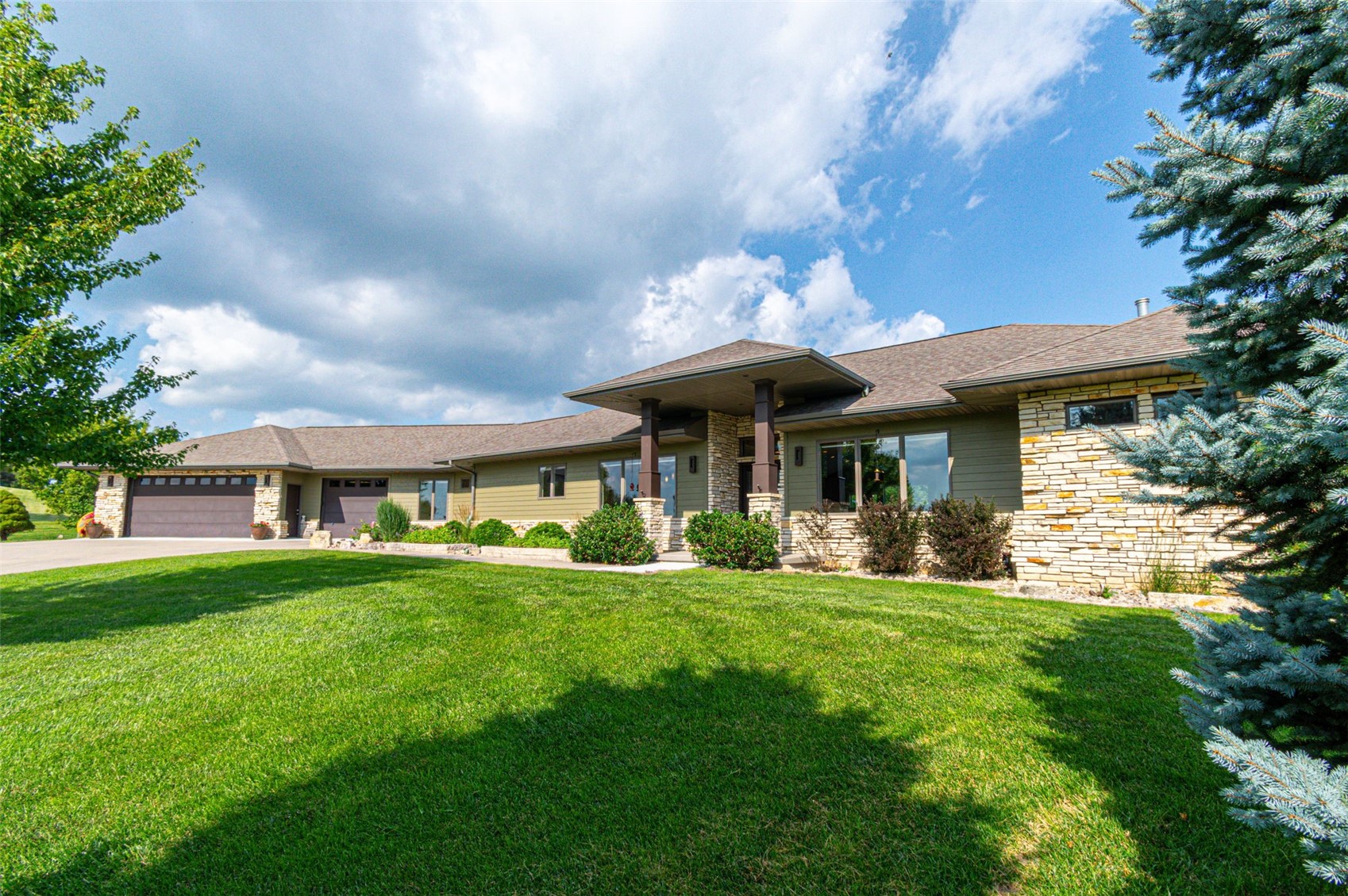 1598 NE Spartan Circle Solon IA 52333