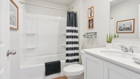 2876 Grassland Court Hiawatha IA 52233