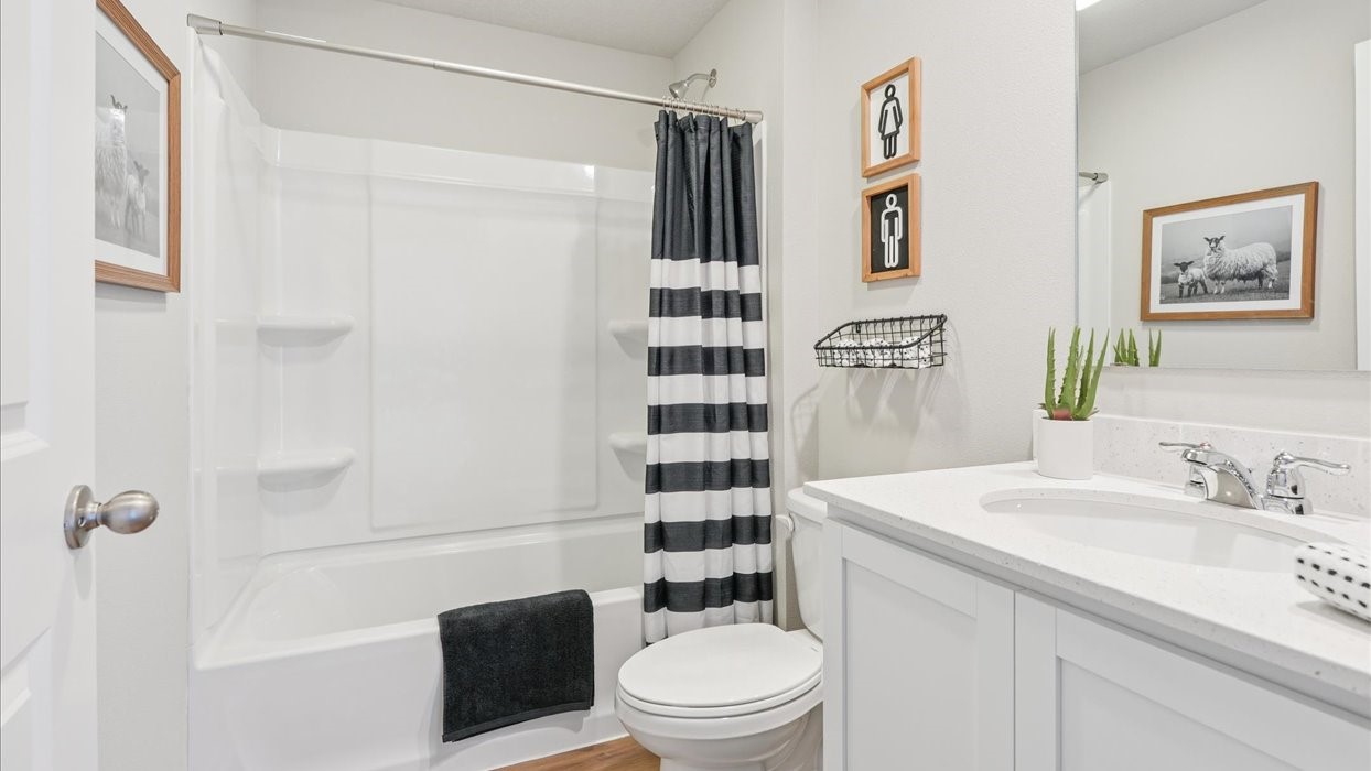 2876 Grassland Court Hiawatha IA 52233