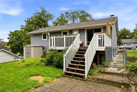 164 Brentwood Drive NE Cedar Rapids IA 52402