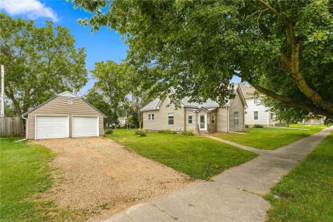 103 E Broadway Street Stanwood IA 52337