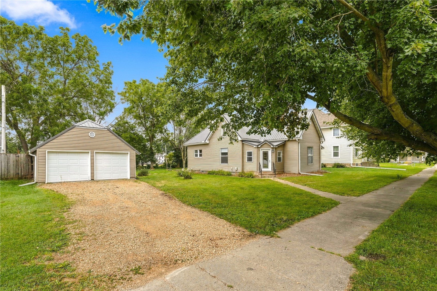 103 E Broadway Street Stanwood IA 52337