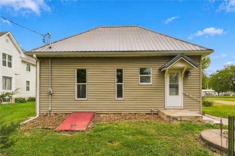 103 E Broadway Street Stanwood IA 52337