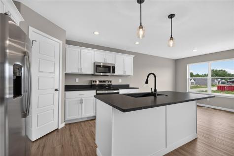 4215 English Glen Avenue Marion IA 52302