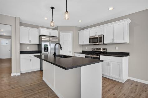 4215 English Glen Avenue Marion IA 52302