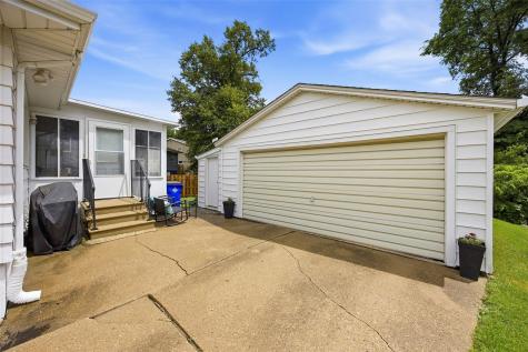 813 Westwood Drive NW Cedar Rapids IA 52405
