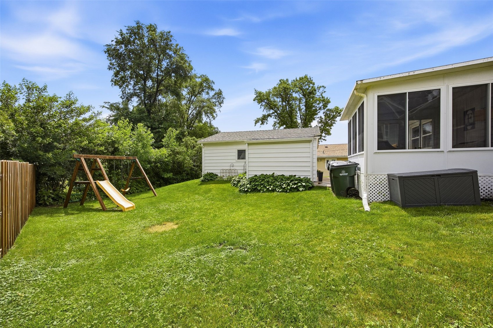 813 Westwood Drive NW Cedar Rapids IA 52405