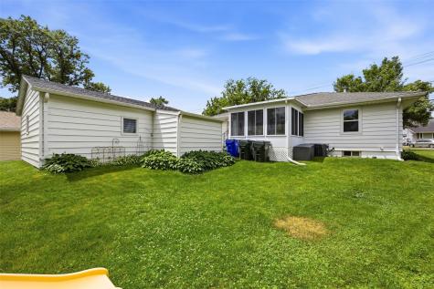 813 Westwood Drive NW Cedar Rapids IA 52405