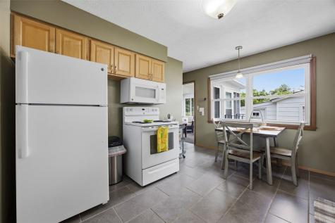 813 Westwood Drive NW Cedar Rapids IA 52405