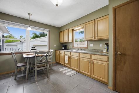 813 Westwood Drive NW Cedar Rapids IA 52405