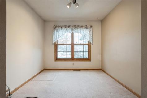385 W 34th Avenue Marion IA 52302