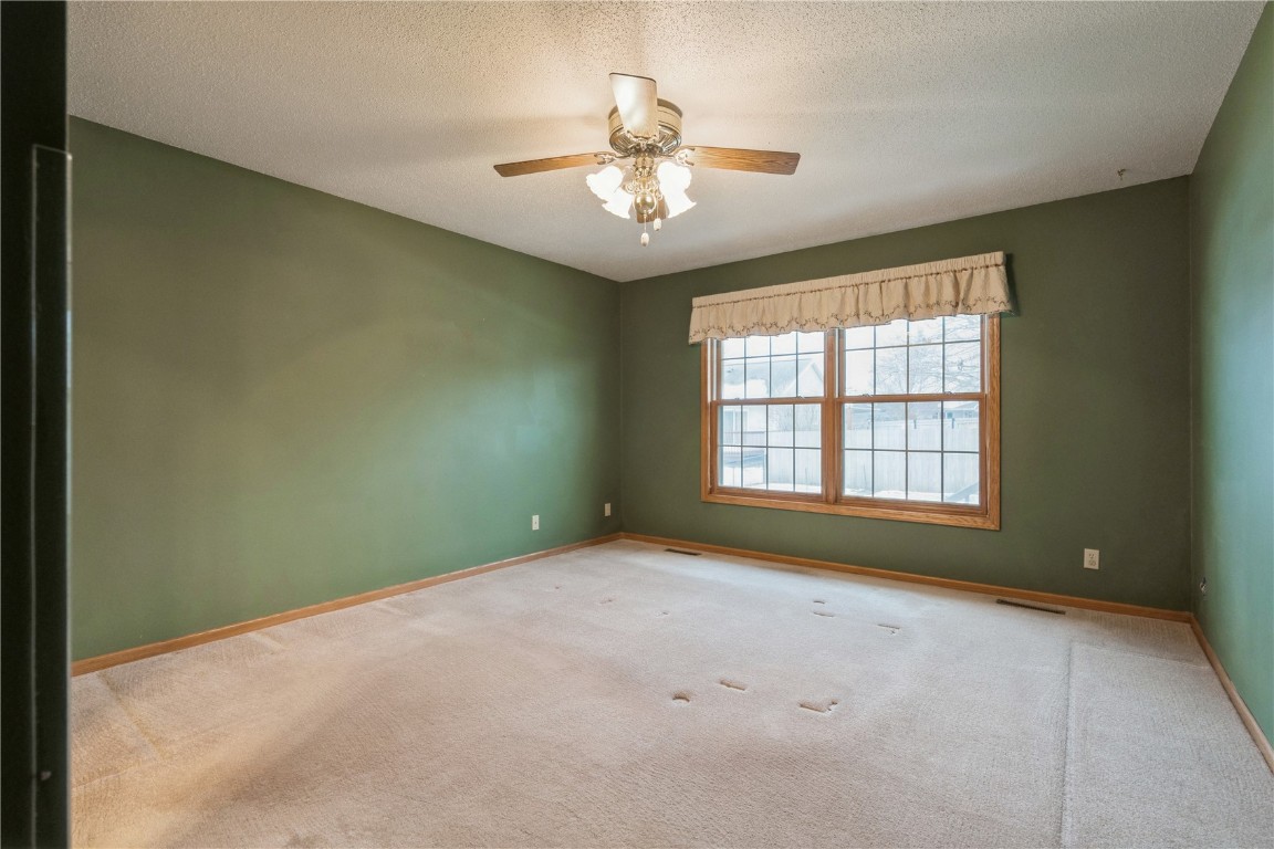 385 W 34th Avenue Marion IA 52302
