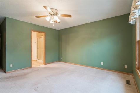 385 W 34th Avenue Marion IA 52302