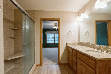 385 W 34th Avenue Marion IA 52302