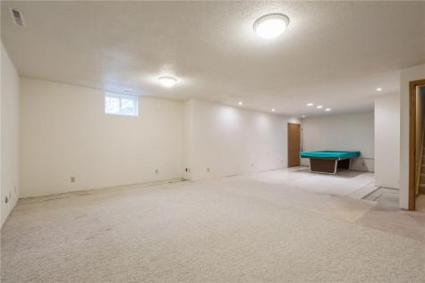 385 W 34th Avenue Marion IA 52302