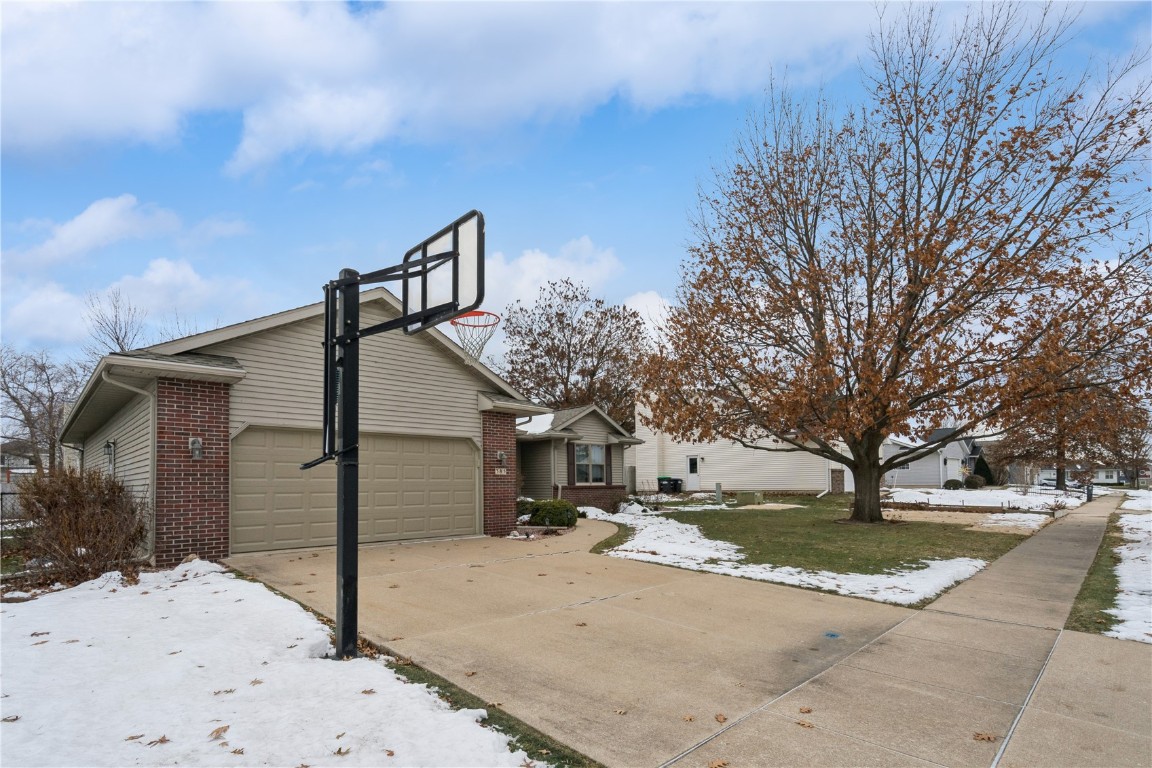 385 W 34th Avenue Marion IA 52302