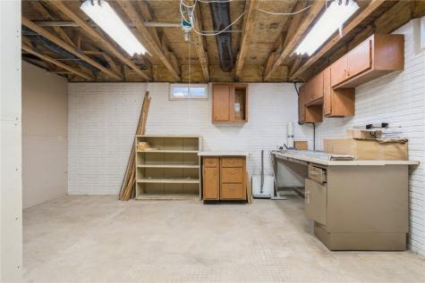 385 W 34th Avenue Marion IA 52302
