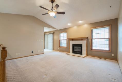 385 W 34th Avenue Marion IA 52302