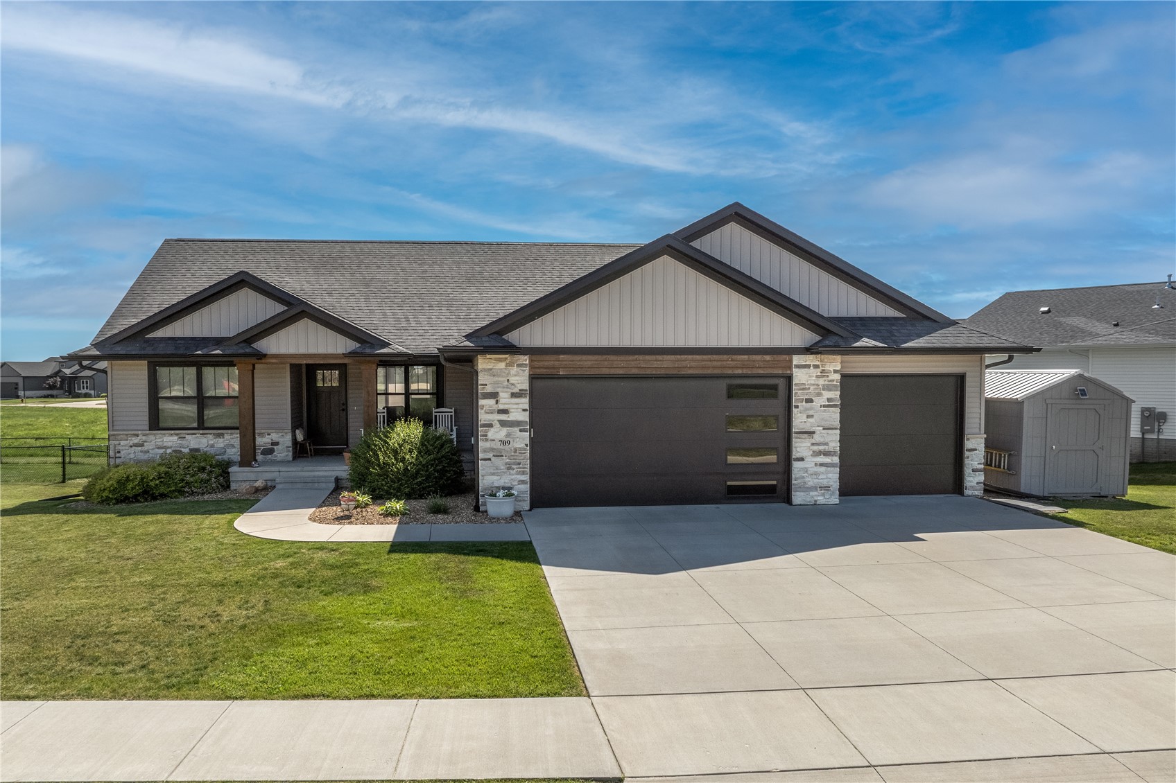 709 Pointer Circle Center Point IA 52213