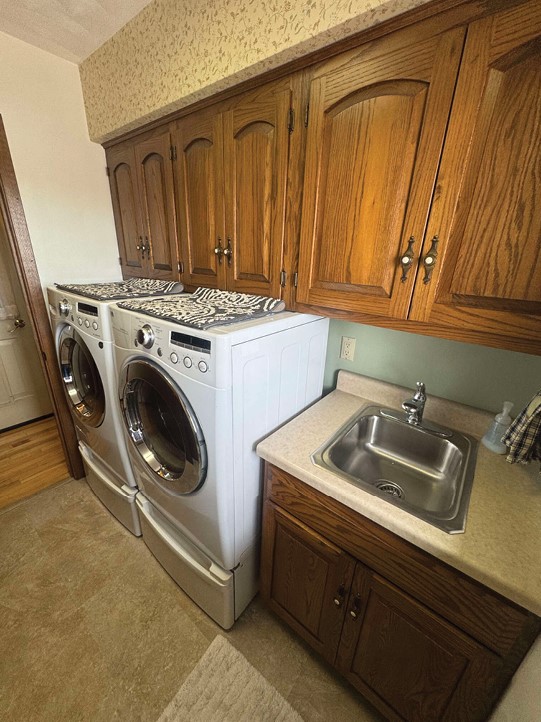 2290 Jefferson Road Manchester IA 52057