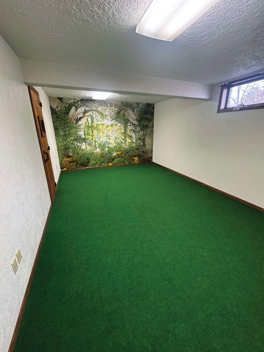 2290 Jefferson Road Manchester IA 52057